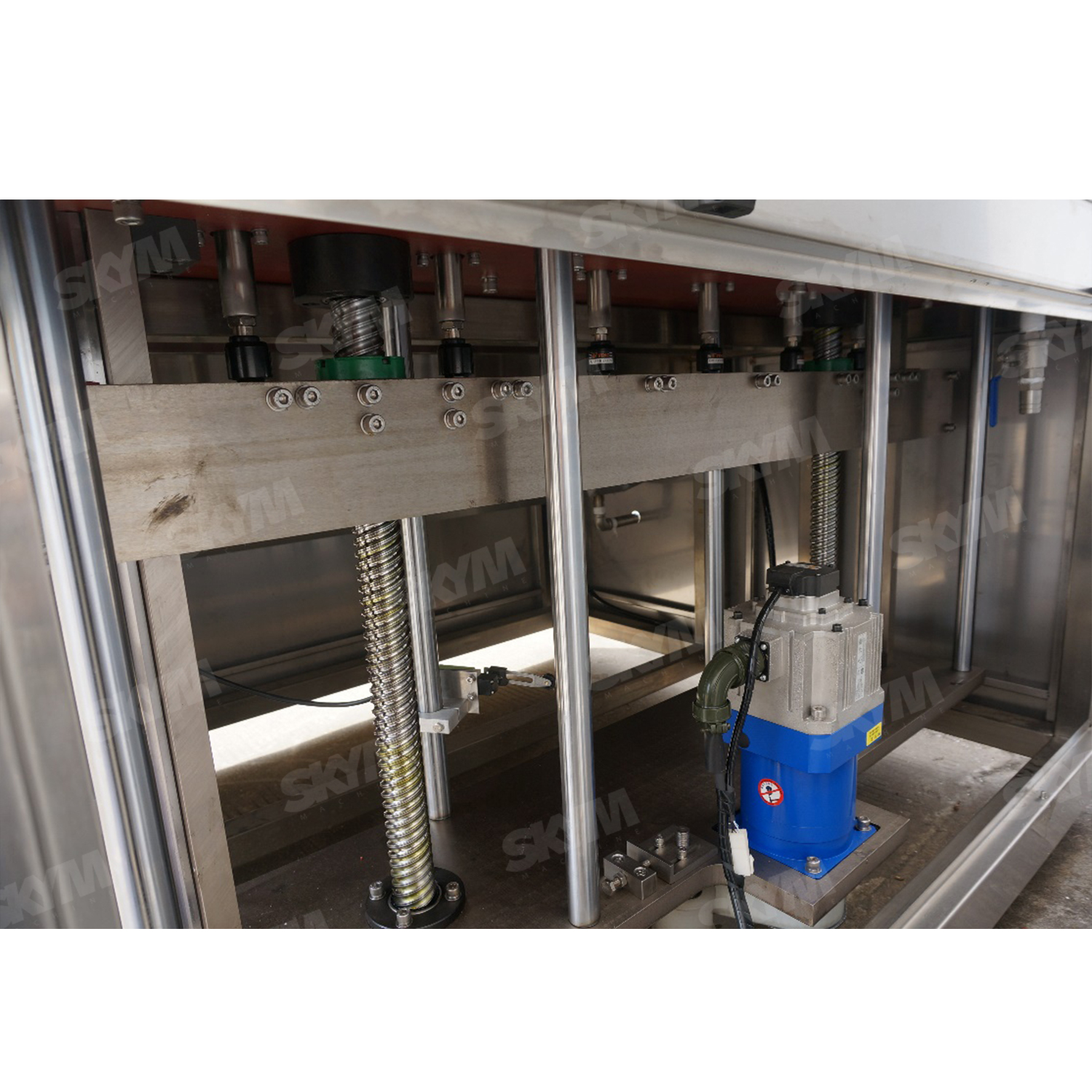 High Speed Alcohol 90% Disinfectant Spray Filling And Sealing Machine